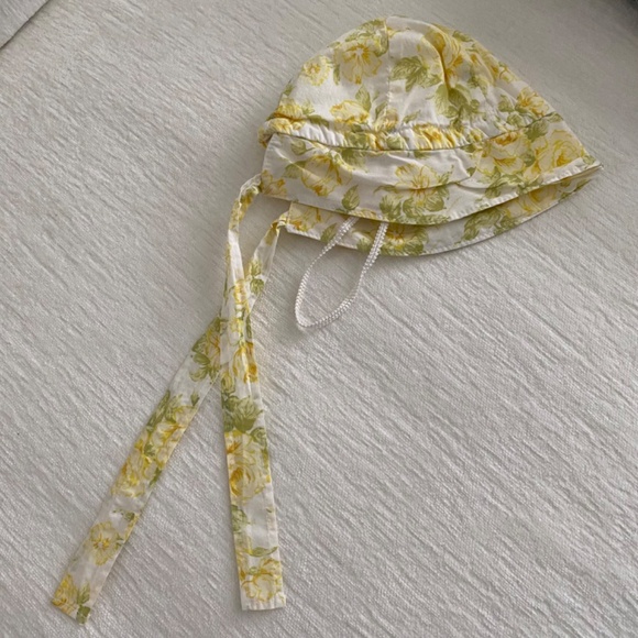 CACHAREL YELLOW INFANT DRESS WITH BONNET & SHOES/ HAT SET SIZE: 3 MONTH - Picture 7 of 12